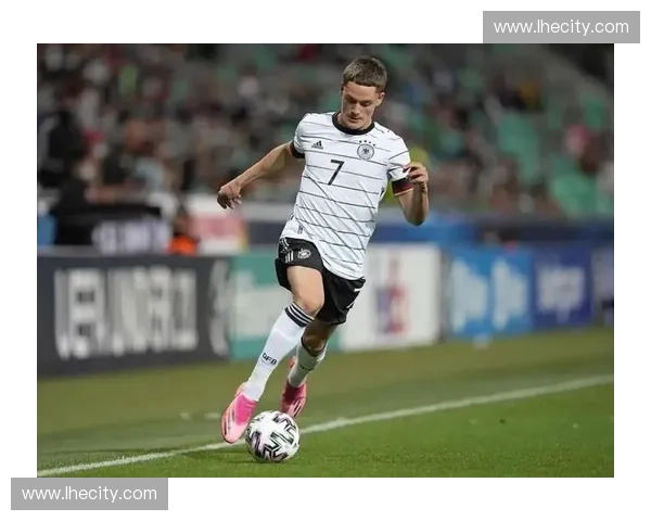 从激情到荣耀全面回顾去年世界杯赛场的震撼与辉煌瞬间